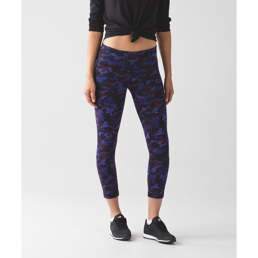 Lululemon Purple Camo Sporty Cute Wunder Under Crop III Leggings Size Small